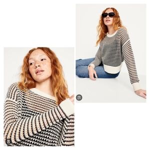 Old Navy Open Stich Striped Black and White Sweater Size L